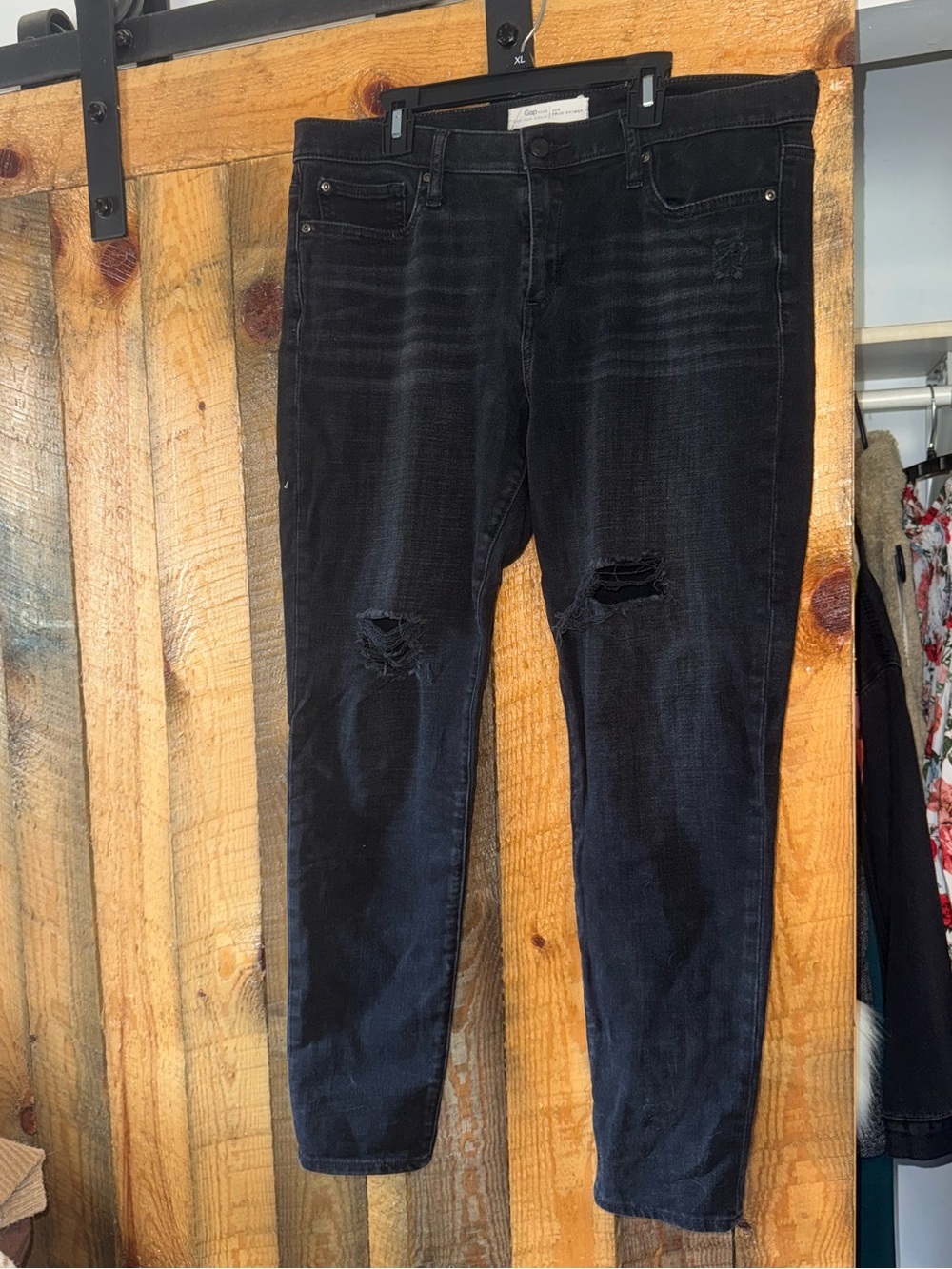 Women's Black Distressed Skinny Jeans